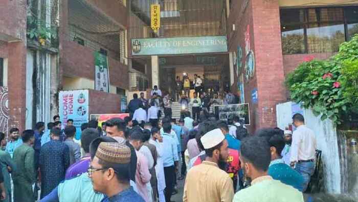 চাকসুতে নিরুত্তাপ ভোটগ্রহণ শেষে ফলাফলের অপেক্ষা