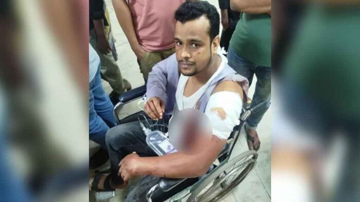 ঢাকায় পুলিশকে ছুরি মেরে ফোন ছিনতাই 