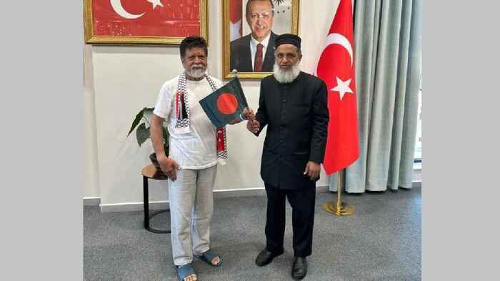 ইসরায়েলের কারাগার থেকে মুক্তি পেয়ে এখন তুরস্কে শহিদুল আলম