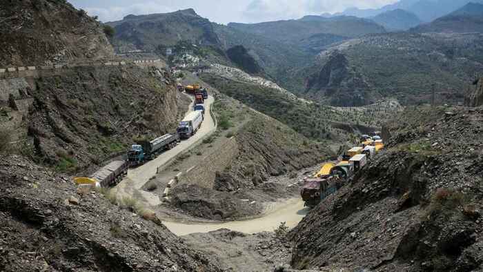 পাকিস্তান-আফগানিস্তান সীমান্তে ব্যাপক সংঘর্ষ, পাল্টাপাল্টি হামলা