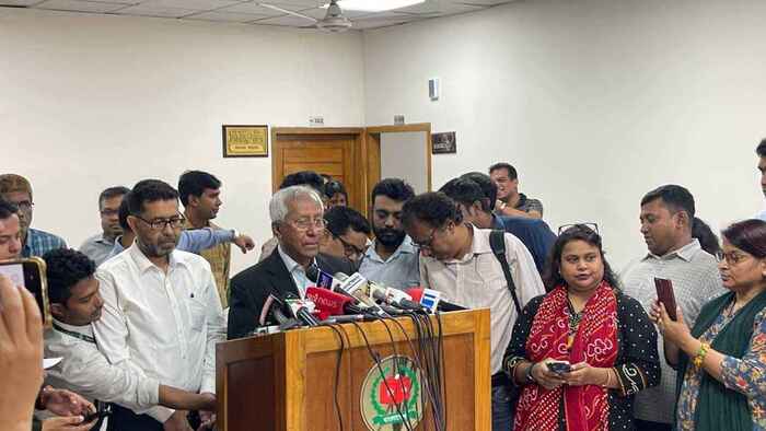 গণভোট নিয়ে এখনো সিদ্ধান্ত নেয়নি ইসি