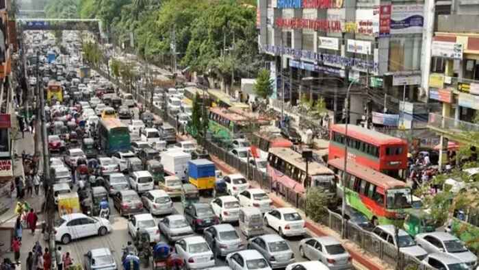 দাবি আদায়ে সড়ক অবরোধে ঢাকায় যানজট বাড়ছে: ডিএমপি