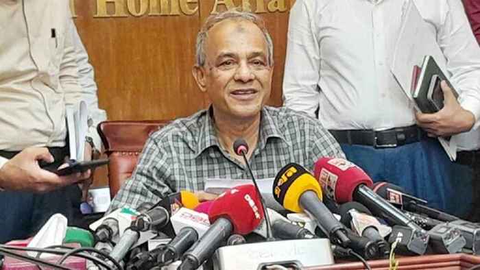 রাস্তার পাশে জ্বালানি তেল বিক্রি সাময়িক বন্ধ: স্বরাষ্ট্র উপদেষ্টা