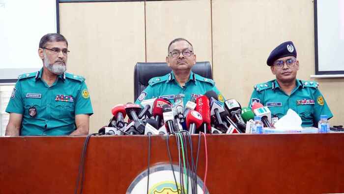 ১৩ নভেম্বর নিয়ে আতঙ্কিত হওয়ার কারণ নেই: ডিএমপি কমিশনার