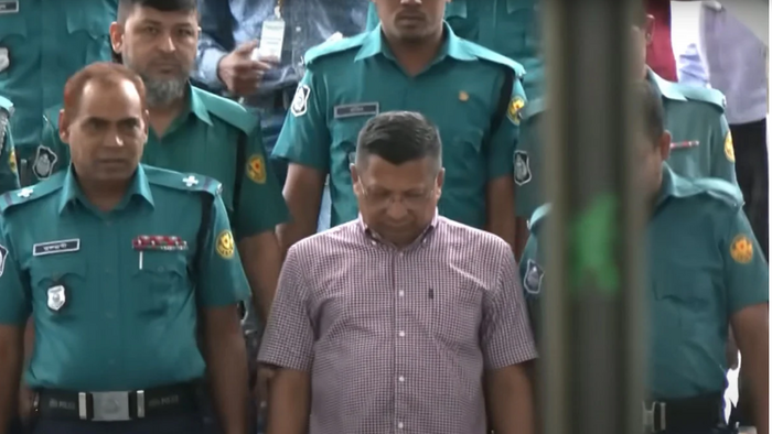 ট্রাইব্যুনালে আনা হলো হাসিনার মামলার রাজসাক্ষী সাবেক আইজিপি মামুনকে