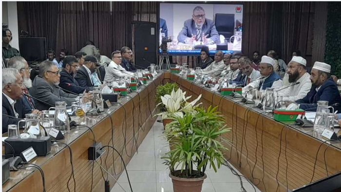 খেলোয়াড়রা সহযোগিতা না করলে নিরপেক্ষতা হারাবে কমিশন : সিইসি